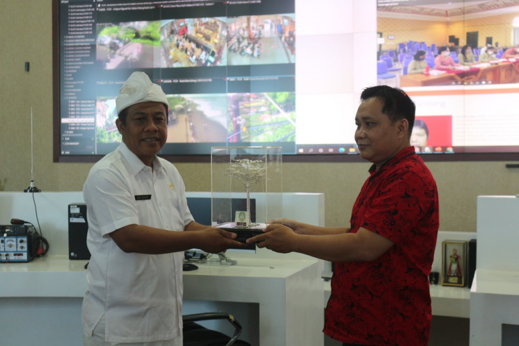 Diskominfo Kabupaten Kutai Barat Terkesan dengan Teknologi dan Budaya yang Berdampingan di Kabupaten Badung